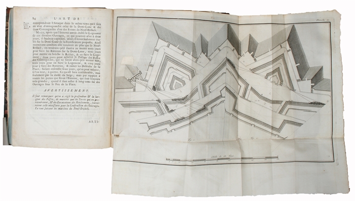 Architecture Militaire, ou L'Art de Fortifier, Qui enseigne d'une manière courte & facile. La Construction de toutes sortes de Fortifications Régulières & Irrégulières; Deux nouveau Systemes pour construire, avec beaucoup moins de Dépense, des Pl...