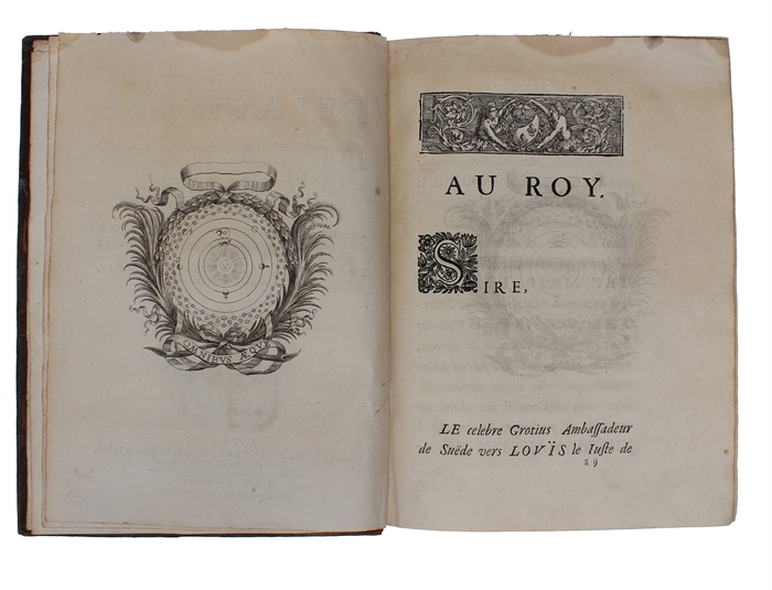 Le Droit de la Guerre et de la Paix. Divisé en trois livres, Où il explique le Droit de la Nature, le droit des Gens, & les principaux Points du Droit public, ou qui concerne le gouvernement public d'un Etat. Traduit  du Latin en Francois, par Monsie...