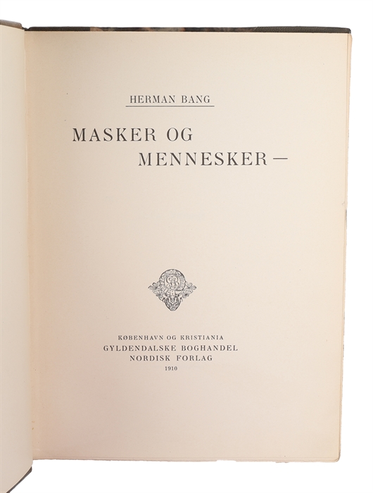 Mennesker og Masker.