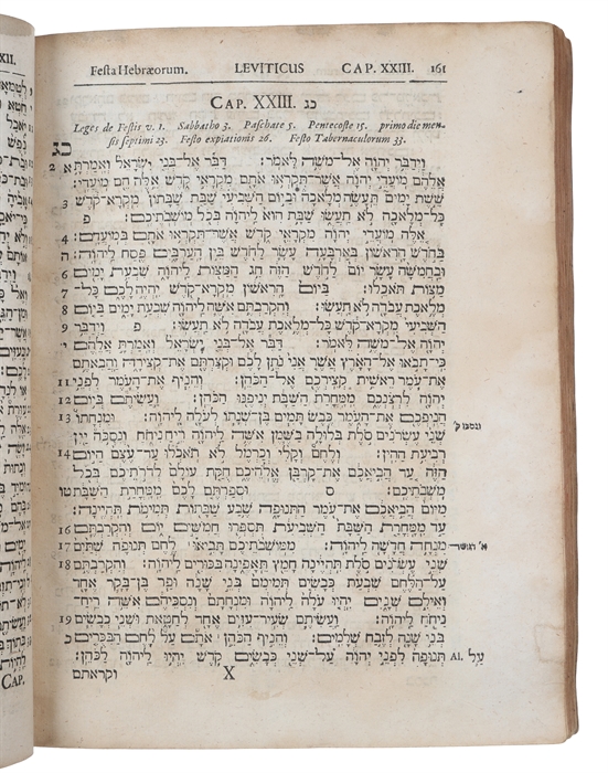 Biblia ad Optimas Quasque Editiones Expressa cum Notis Masorethicis et Numeris Distinctionum in Paraschas et Capita et Versus nec non Singulorum Capitum Summariis Latinis. 2 parts.