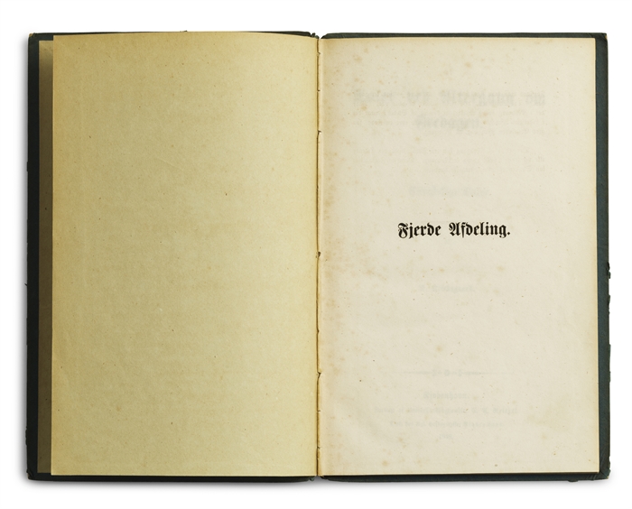 Christelige Taler af S. Kierkegaard. Første Afdeling. Hedningenes Bekymringer. Anden Afdeling. Stemninger i Lidelsers Strid. Tredje Afdeling. Tanker, som saare bagfra – til Opbyggelse. Fjerde Afdeling. Taler ved Altergangen om Fredagen. 